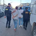 Los detenidos son los principales sospechosos de haber asesinado al conductor de un mototaxi. ,PNC de Guatemala.