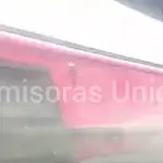 La unidad de transporte dejó al menos tres heridos luego de que el chofer perdiera el control. ,Captura de pantalla.