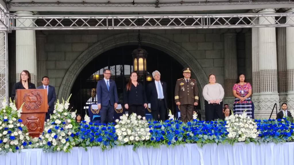 Ceremonia del Día Nacional de la Bandera en la plaza de la Constitución, el 17 de agosto de 2026. | Omar Solís/EU