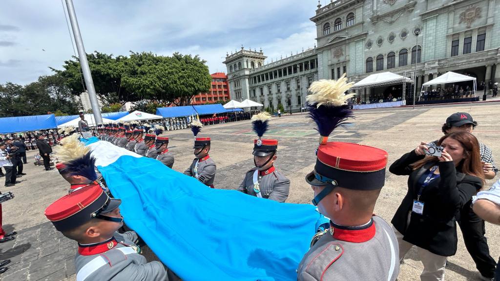 Ceremonia del Día Nacional de la Bandera en la plaza de la Constitución, el 17 de agosto de 2026. | Omar Solís/EU