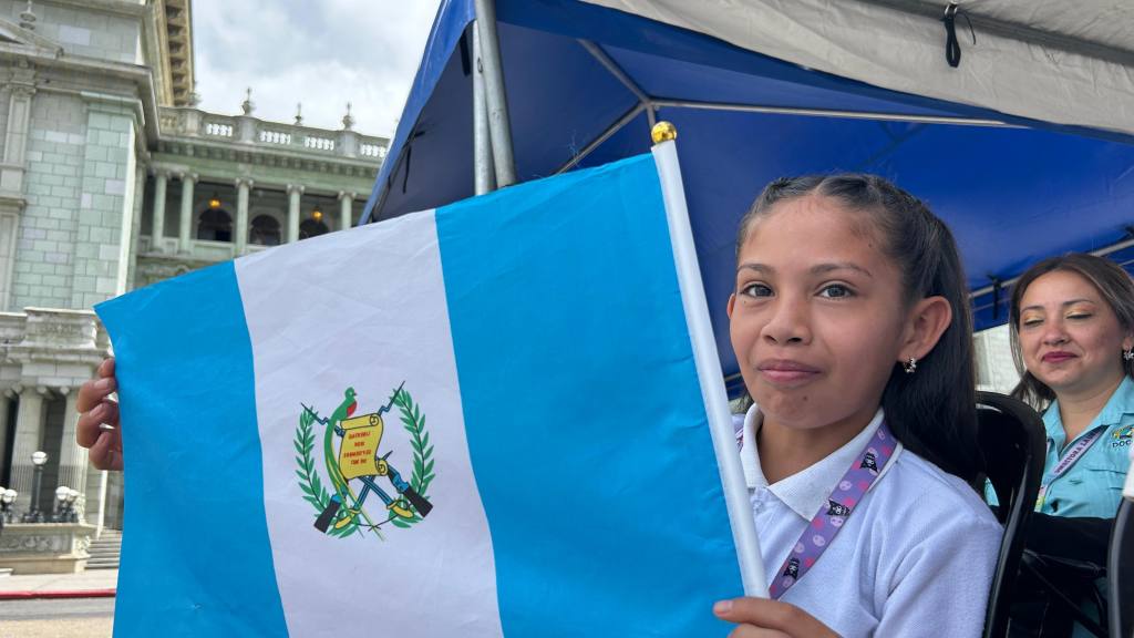 Ceremonia del Día Nacional de la Bandera en la plaza de la Constitución, el 17 de agosto de 2026. | Omar Solís/EU
