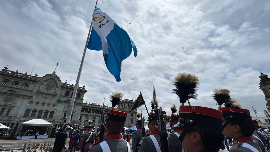 Ceremonia del Día Nacional de la Bandera en la plaza de la Constitución, el 17 de agosto de 2026. | Omar Solís/EU