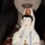 Muere famosa creadora de contenido paranormal tras destruir una figura religiosa. ,Captura de pantalla video de X.