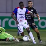 Acción de juego entre Firpo y Diriangén por Copa Centroamericana 2026