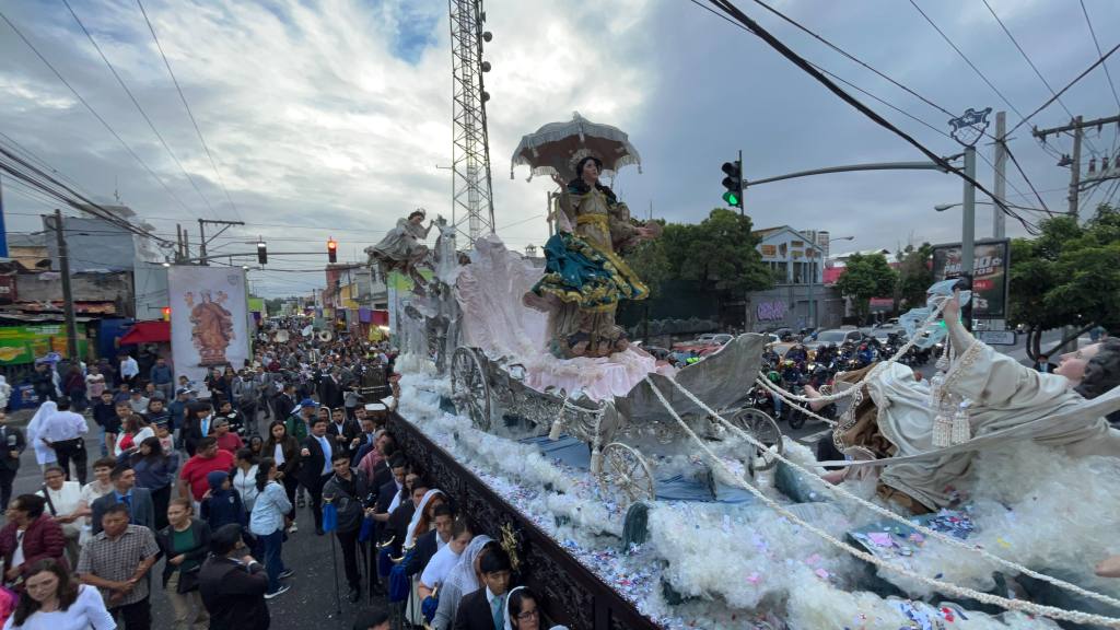 Nuestra Señora de la Asunción recorre las calles del Centro Histórico | Omar Solis