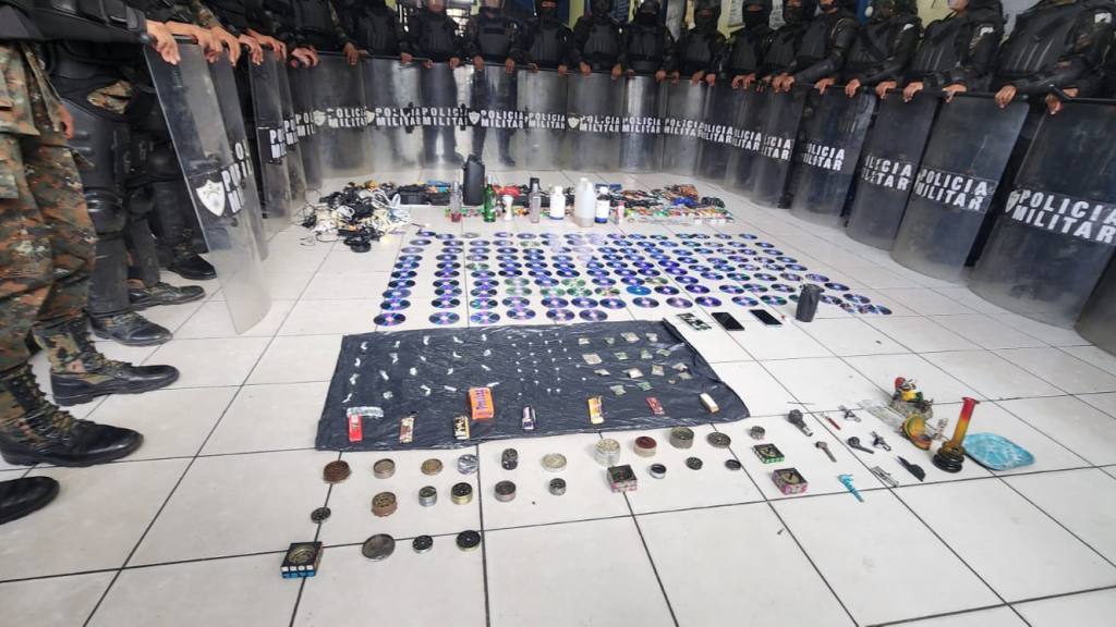 Decomisan varios ilícitos en el Centro Preventivo de la zona 18 | Ejército de Guatemala