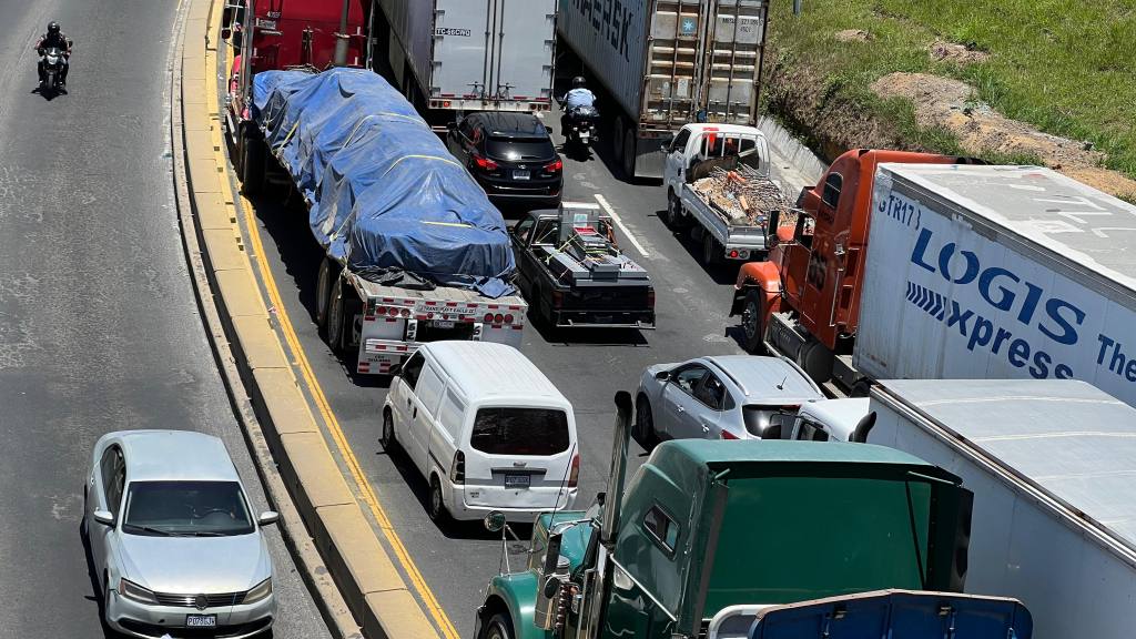 Capitalinos aprovechan feriado haciendo turismo hacia el sur | Dalia Santos