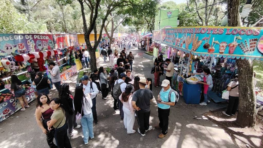 Guatemaltecos disfrutan de la Feria de Jocotenango 2026 | Omar Solis