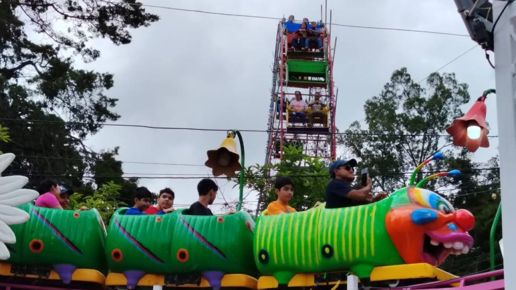 Guatemaltecos disfrutan de la Feria de Jocotenango 2026 | Omar Solis
