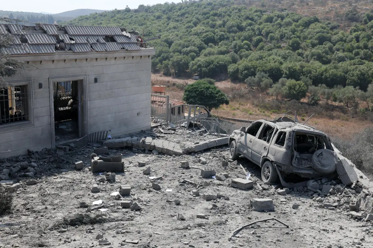 Restos de un edificio atacado por las fuerzas israelíes en Ansar, Líbano,  EFE/EPA/WAEL HAMZEH
