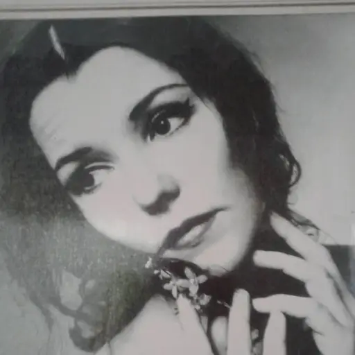 Christa Mertins ,Redes sociales de Christa Mertins