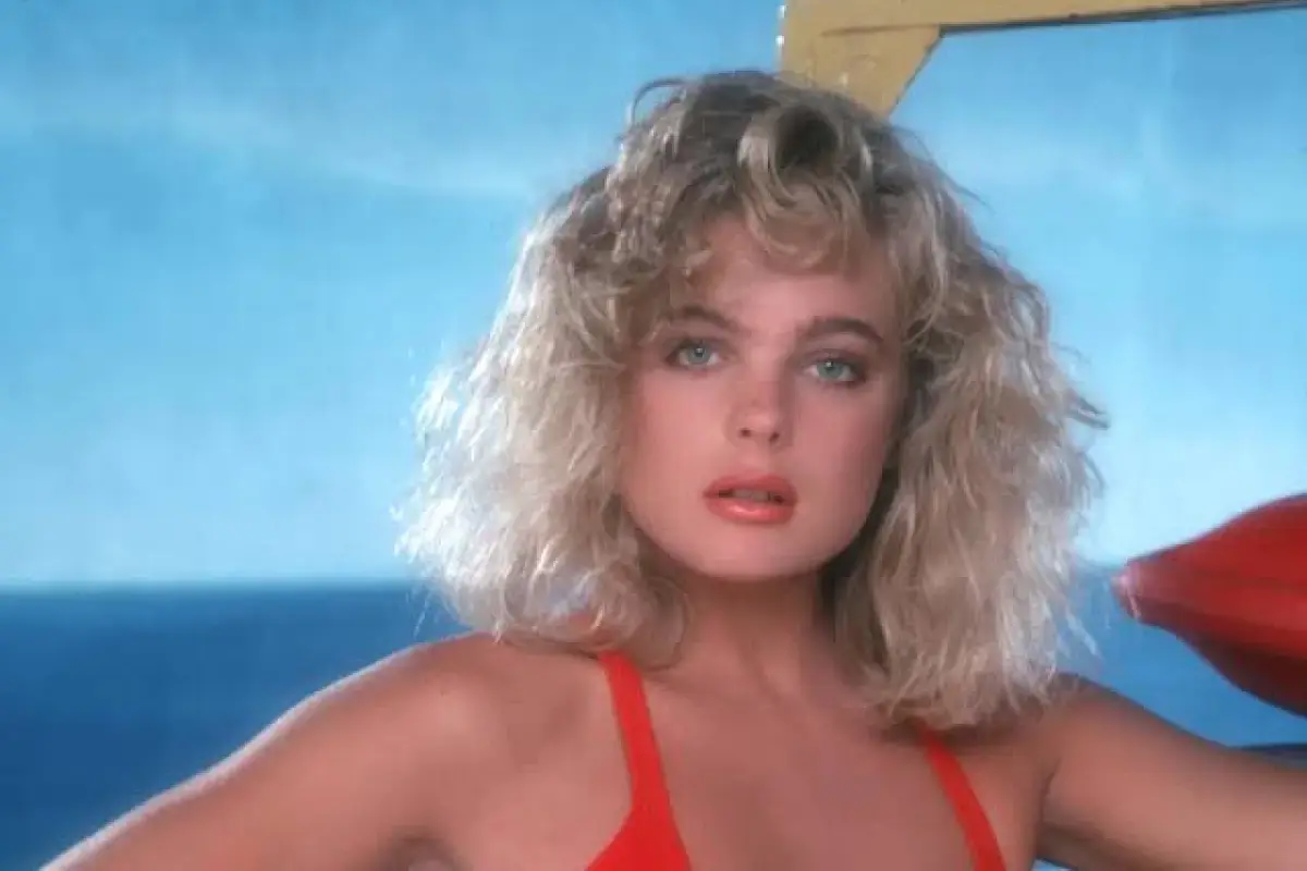 Erika Eleniak, Facebook
