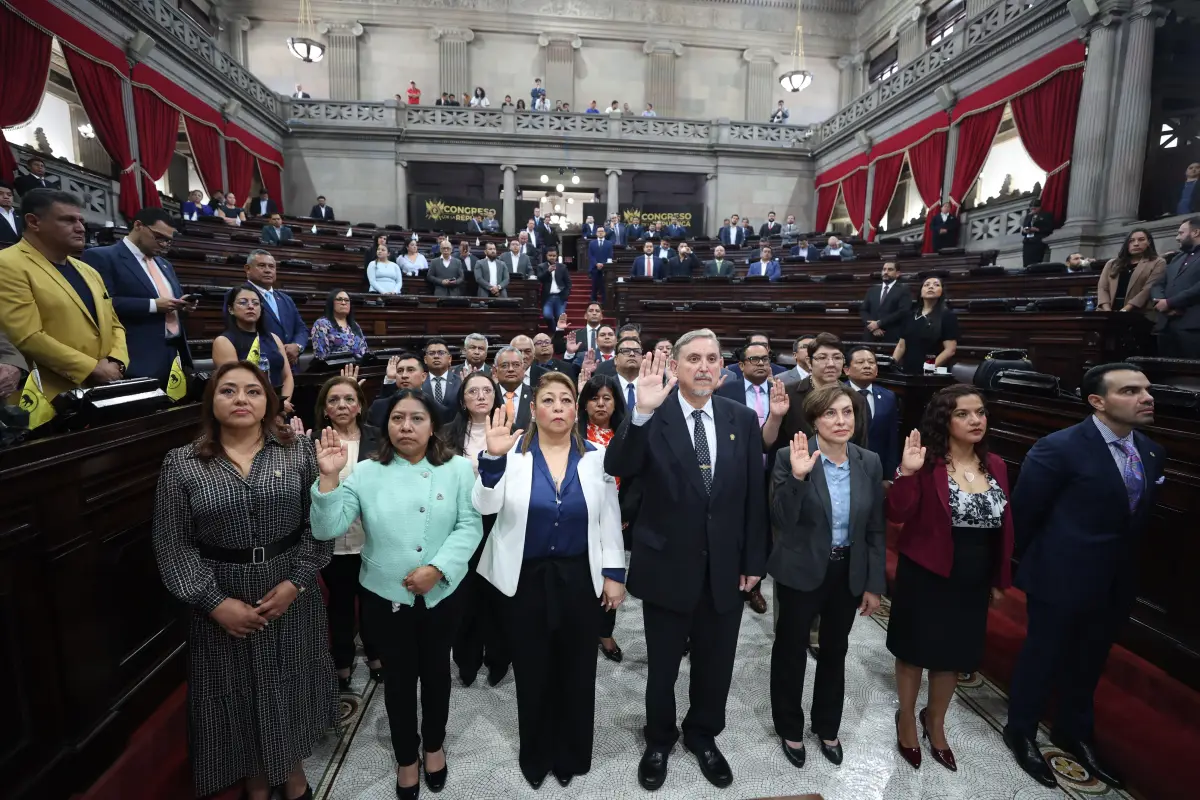 Fue juramentada la comisión de postulación para la elección de Contralor General de Cuentas para el período 2026-2030., Congreso