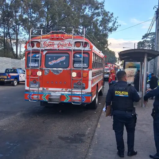 Área donde ocurrió el ataque armado en el que murió un piloto de bus en la zona 8. ,PMT capitalina/Montejo