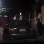 Video muestra agresión contra jóvenes en la vía pública de Antigua Guatemala. ,Captura de pantalla video de X.