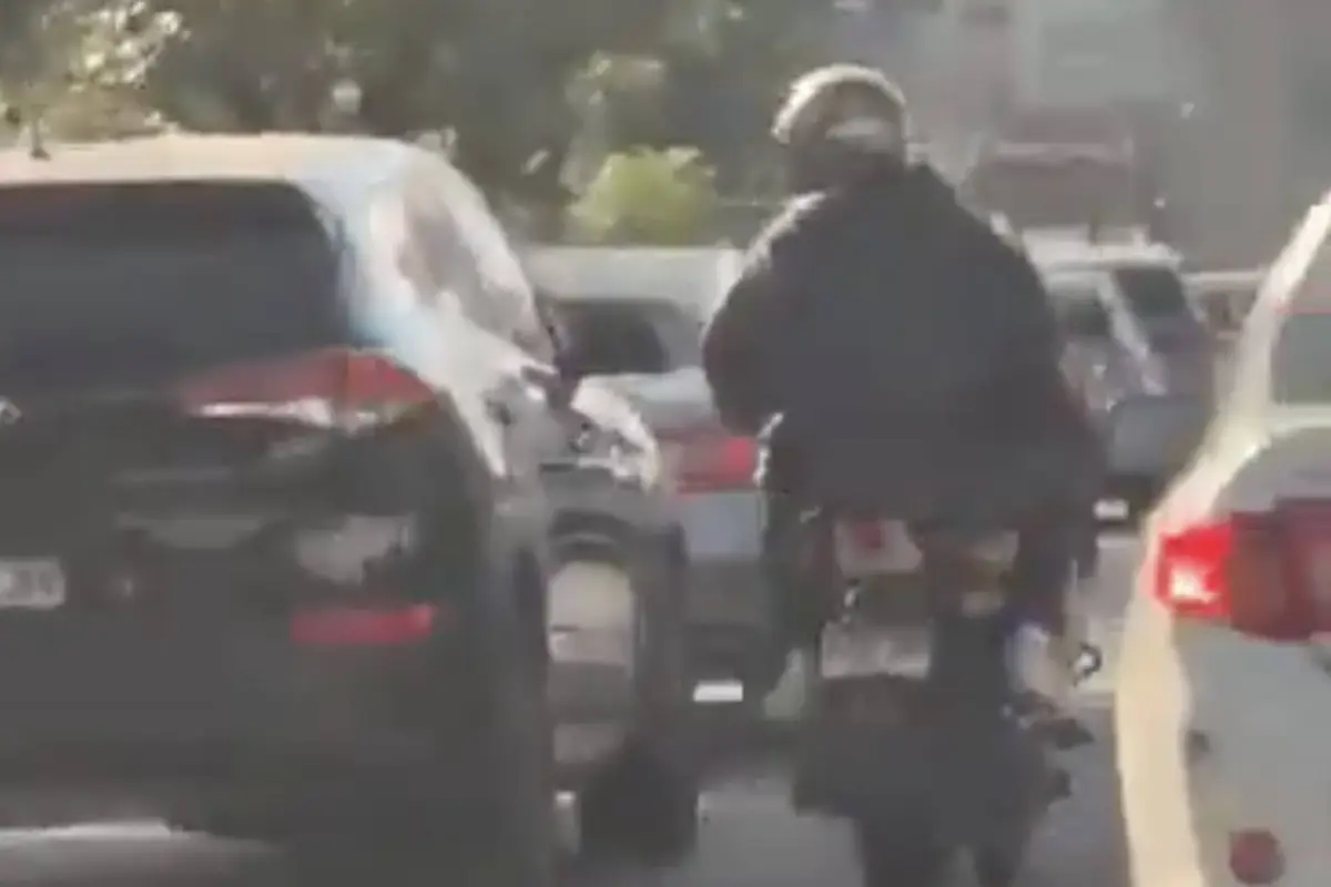 Asalto de motoladrones en calzada Roosevelt., Captura de pantalla video de X.