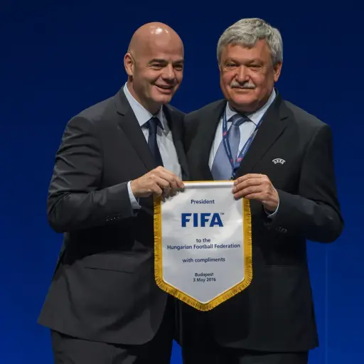 El húngaro Sándor Csányi retiró su respaldo a Gianni Infantino por el despido de Kevin Lamour - RR.SS.