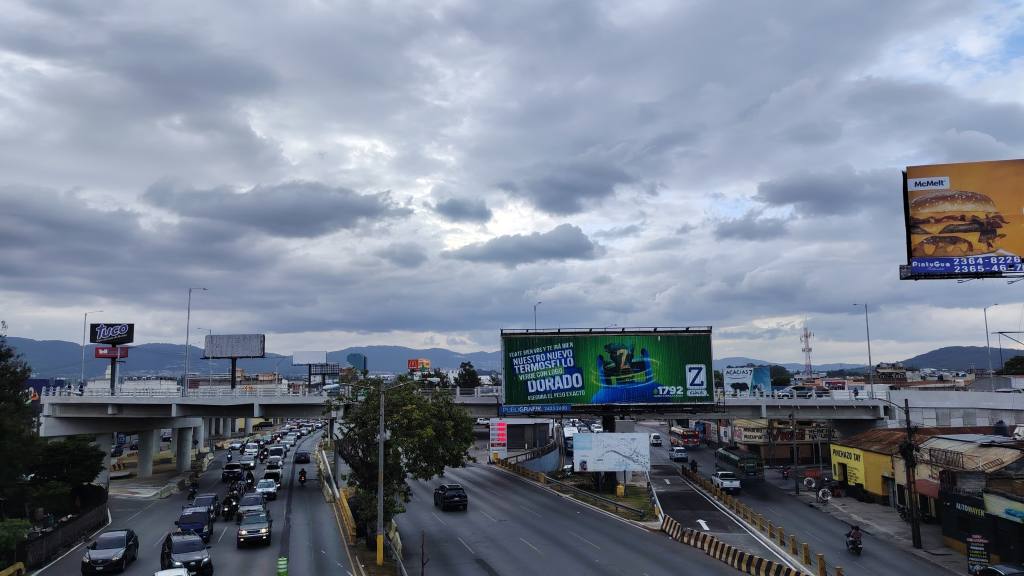 Inauguran paso a desnivel de la Calzada Roosevelt | Omar Solís