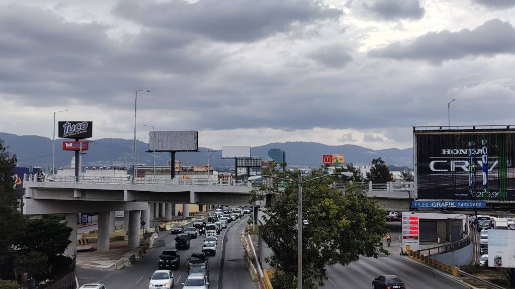 Inauguran paso a desnivel de la Calzada Roosevelt | Omar Solís
