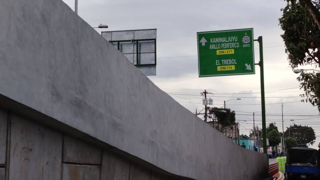 Inauguran paso a desnivel de la Calzada Roosevelt | Omar Solís