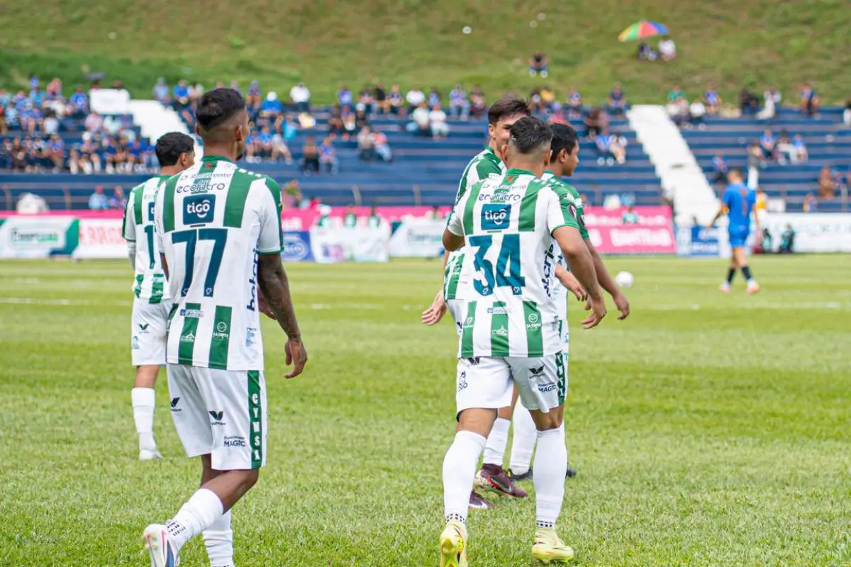Celebración de Antigua GFC ante Cobán Imperial - Antigua GFC 