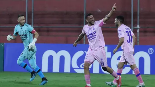 Mixco golea a Umecit y suma su primer gran triunfo internacional 