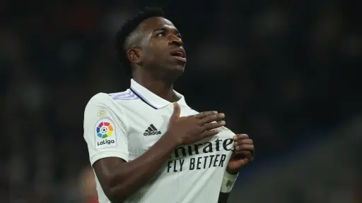 Vinícius Jr. renueva con el Real Madrid hasta 2032