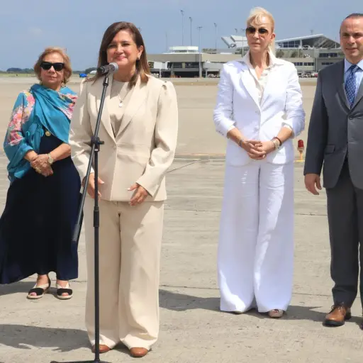 La vicepresidenta de Guatemala, Karin Herrera, a su llegada a Cali, Colombia, para participar en investidura de De la Espriella. ,Alcaldía de Cali