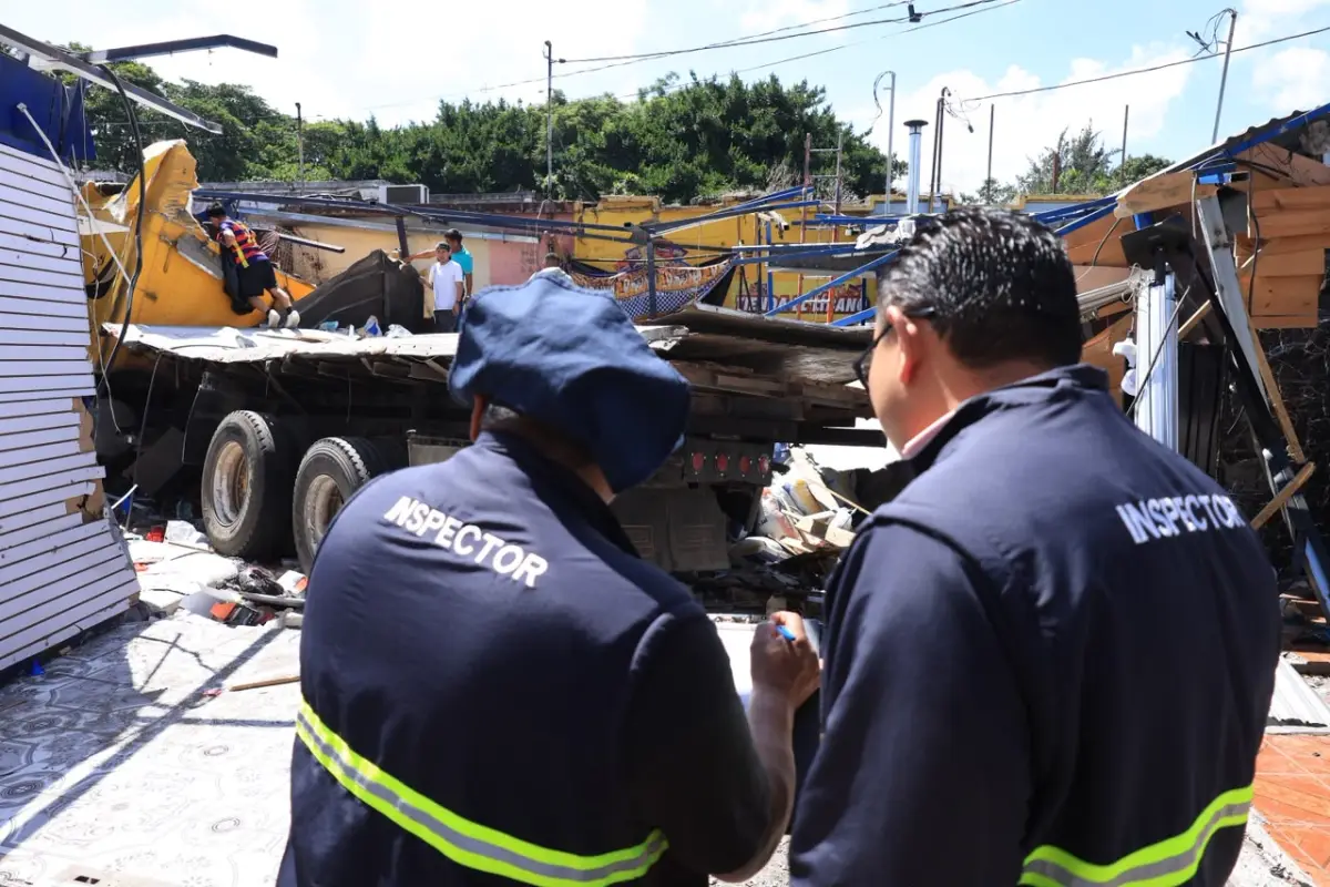 El cabezal impactó contra locales comerciales del mercado de Villa Nueva., Gobierno de Guatemala