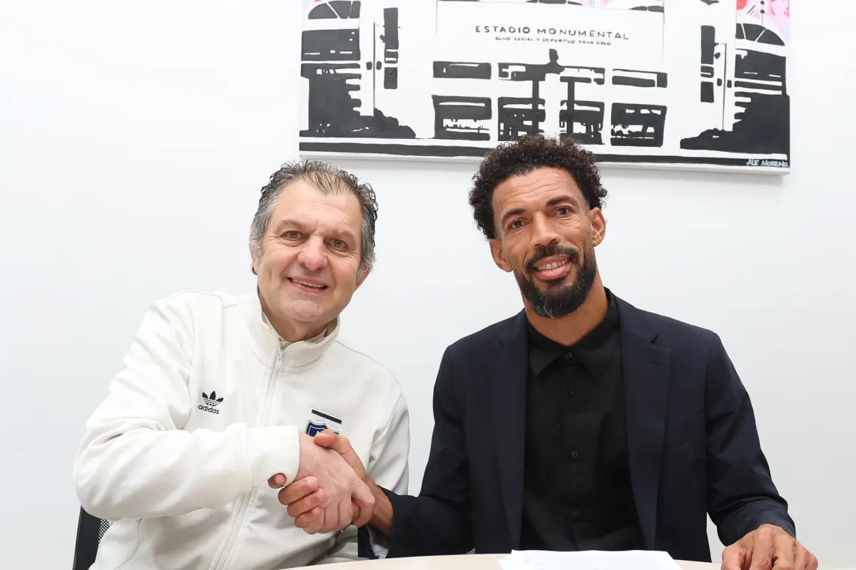 Vozinha ya firmó contrato con Colo Colo - Colo-Colo