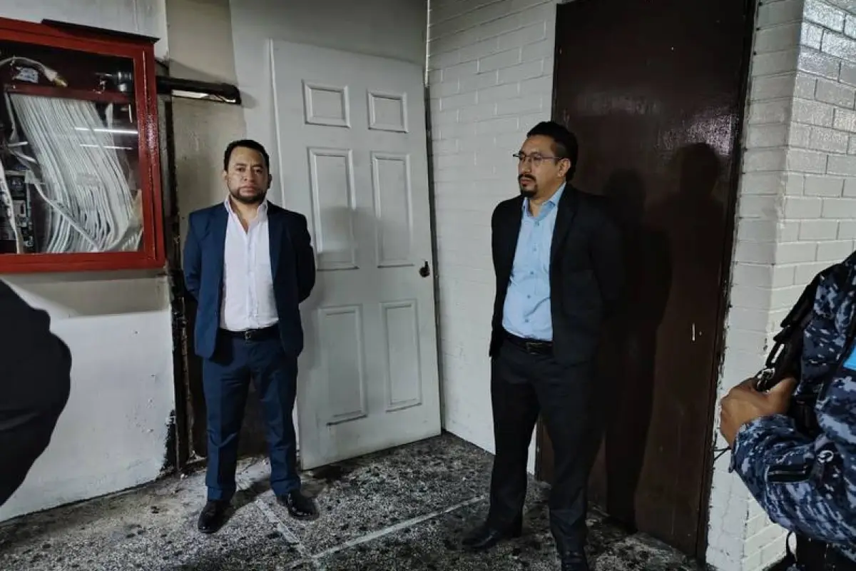 Los exintegrantes de la junta directiva de los 48 Cantones de Totonicapán, Luis Pacheco y Héctor Chaclán, en Torre de Tribunales el martes 4 de agosto de 2026., Omar Solís/Emisoras Unidas