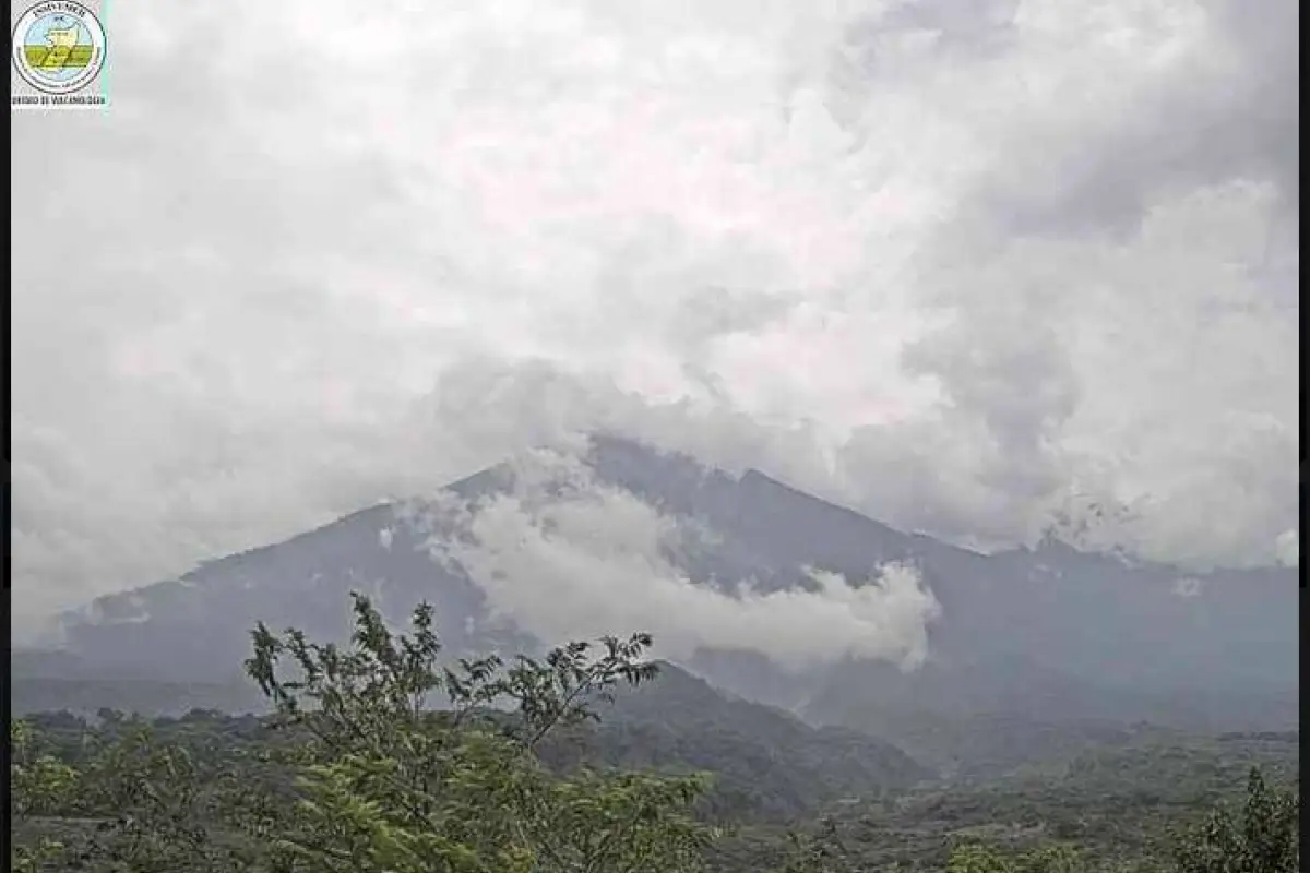Actividad eruptiva del volcán de Fuego el martes, 4 de agosto de 2026., Insivumeh