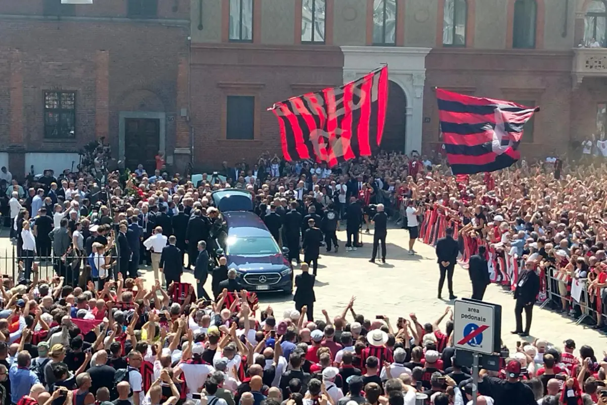 El fútbol despide a Franco Baresi con un emotivo homenaje en Milán - EFE