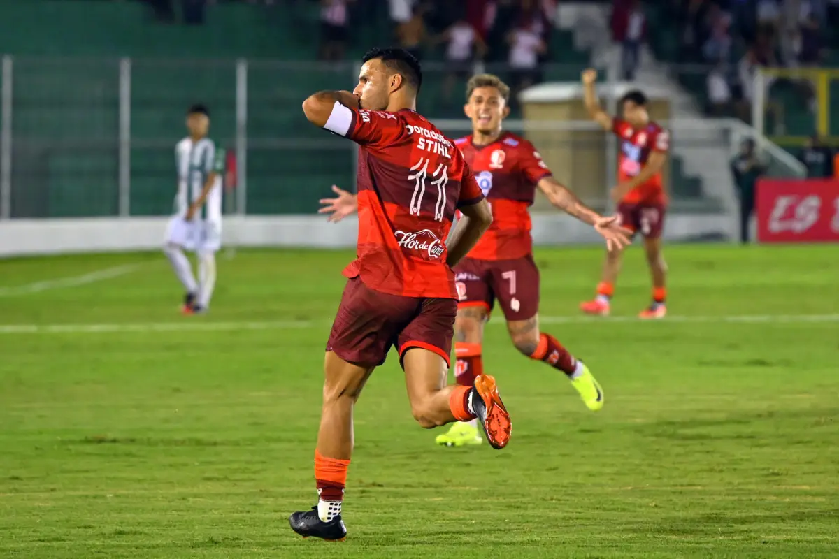 Celebración de Juan Barrera ante Antigua GFC - EFE/Fernando Ruiz