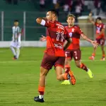 Antigua se hunde en casa y queda al borde de la eliminaciónt