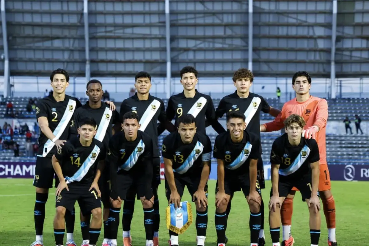Selección Sub-20 de Guatemala durante duelo ante Estados Unidos 