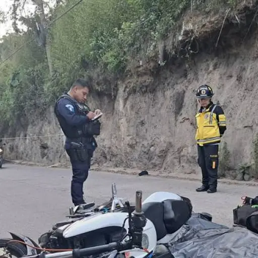 Un motorista murió tras ser víctima de un ataque armado en San Juan Sacatepéquez. ,Bomberos Voluntarios