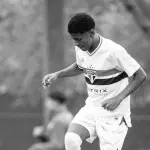 Joven promesa del futbol muere tras recibir un balazo en pleno partidot