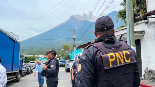 PNC refuerza seguridad en zonas afectadas por la erupción del volcán de Fuego