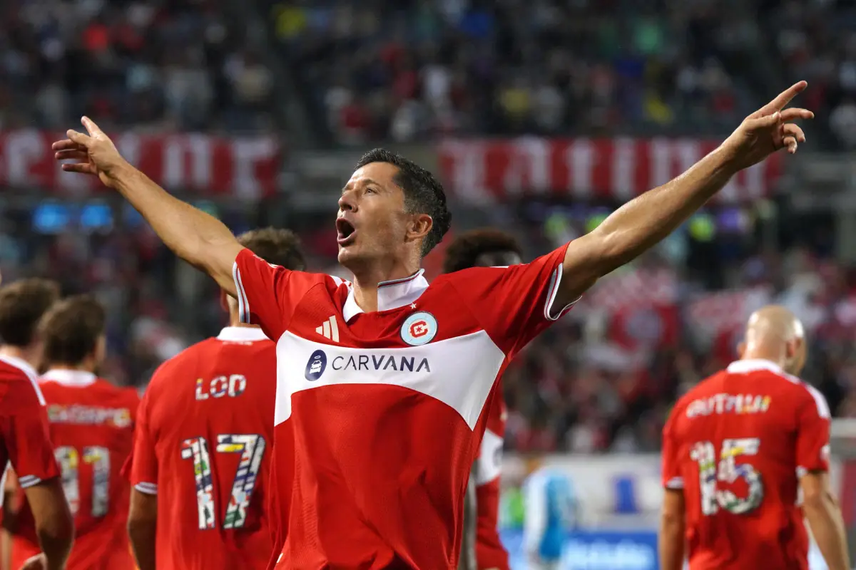 Robert Lewandowski firma su primer doblete en la MLS - EFE
