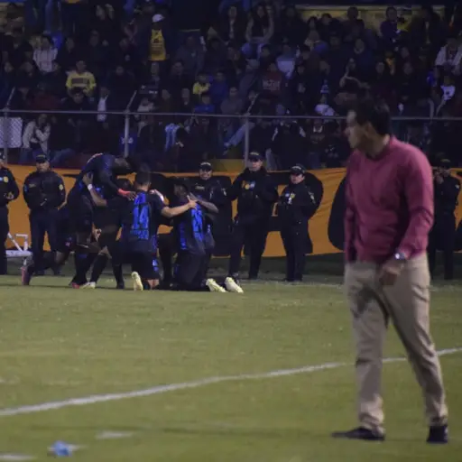 Municipal celebrando en el estadio Marquesa de la Ensenada 
