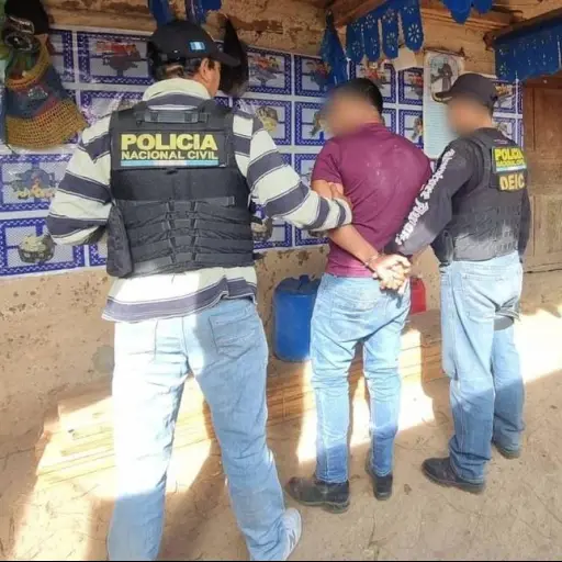 El sospechoso de dañar la sede del Ministerio Público fue detenido en Cubulco, Baja Verapaz. ,PNC