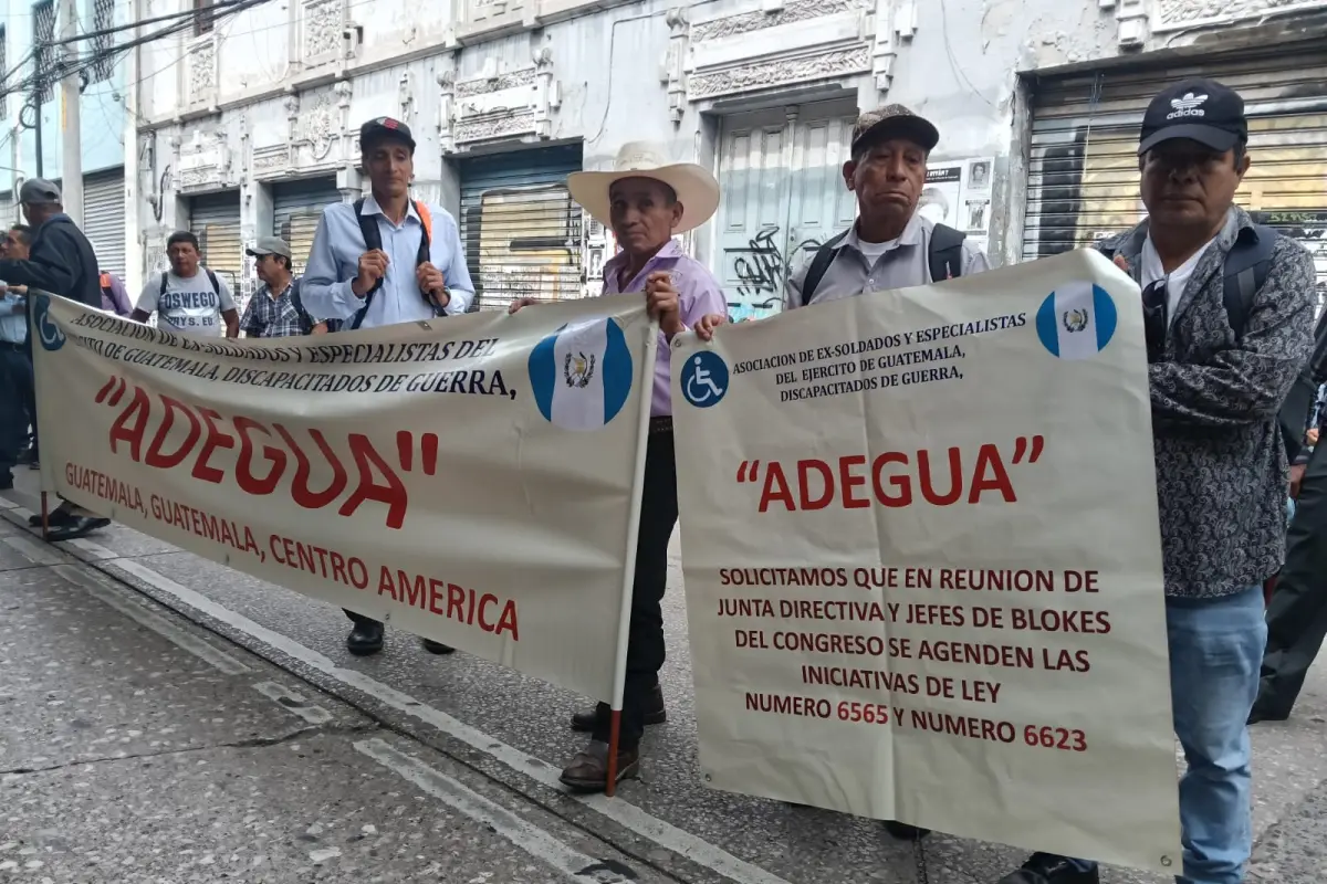 Manifestación de exmilitares en alrededores del Congreso el lunes, 3 de agosto de 2026., Dayana Rashón/EU
