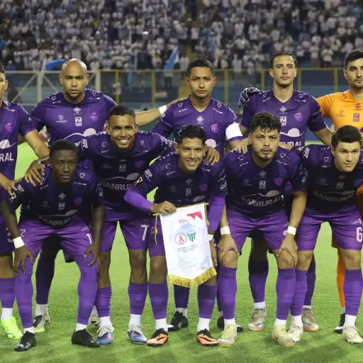 Once titular de Antigua GFC en su partido ante Alianza en El Salvador - EFE