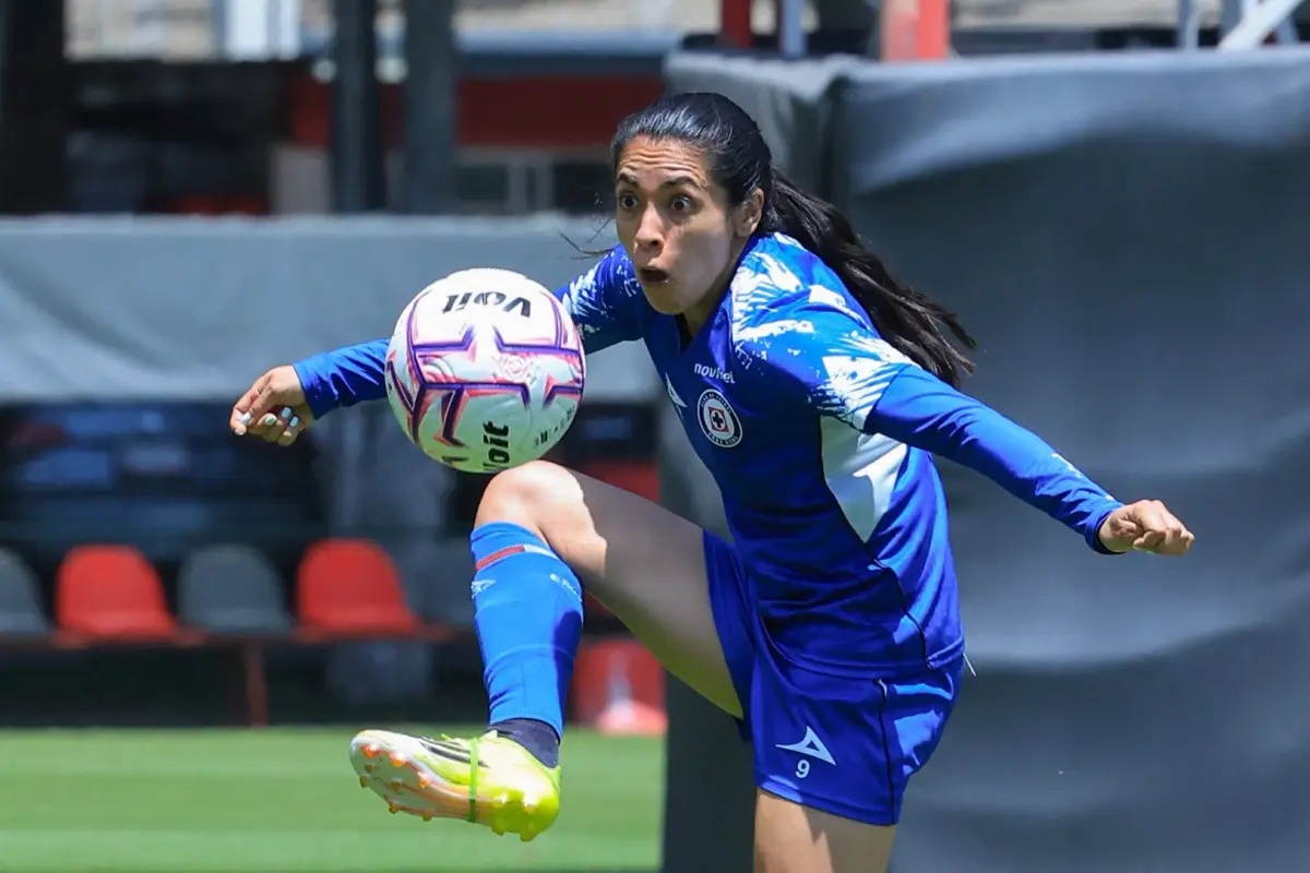 Ana Lucía Martínez inició su tercer torneo con Cruz Azul - Cruz Azul