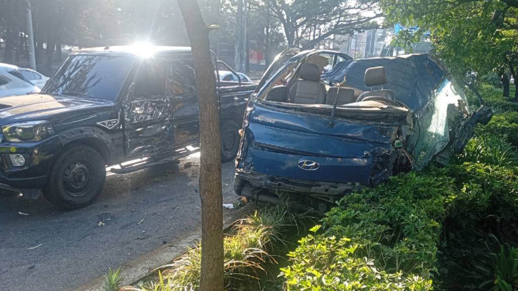 Choque vehicular deja heridos en la Calzada Roosevelt | PMT de Guatemala