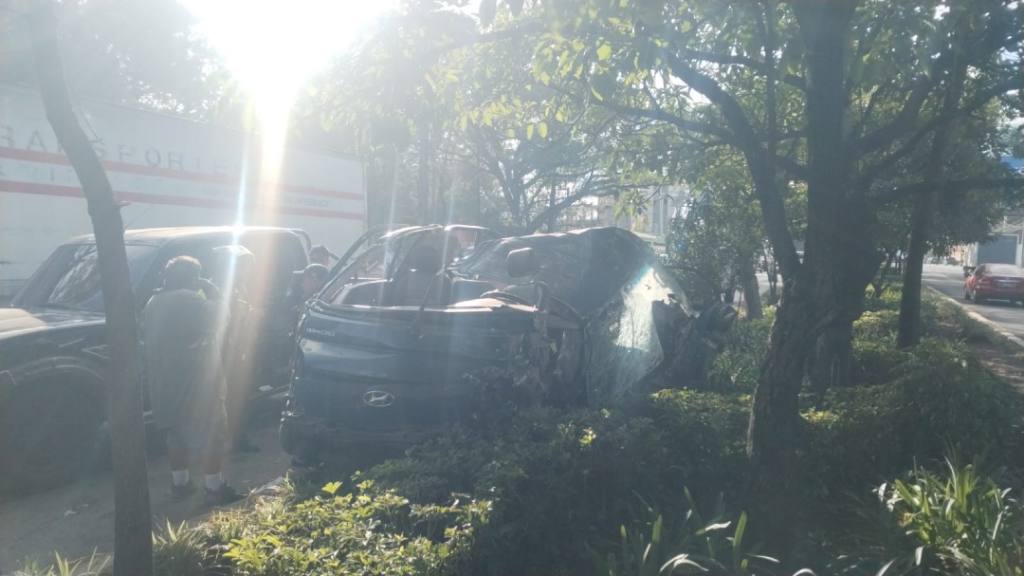 Choque vehicular deja heridos en la Calzada Roosevelt | PMT de Guatemala