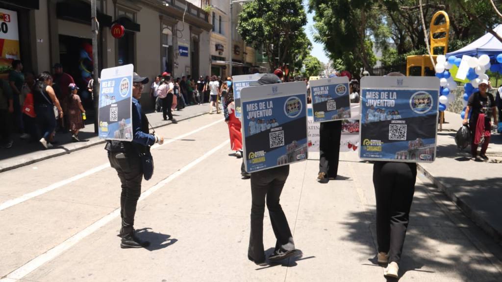 Caminata por la Juventud recorre las calles de la capital | Alex Meoño