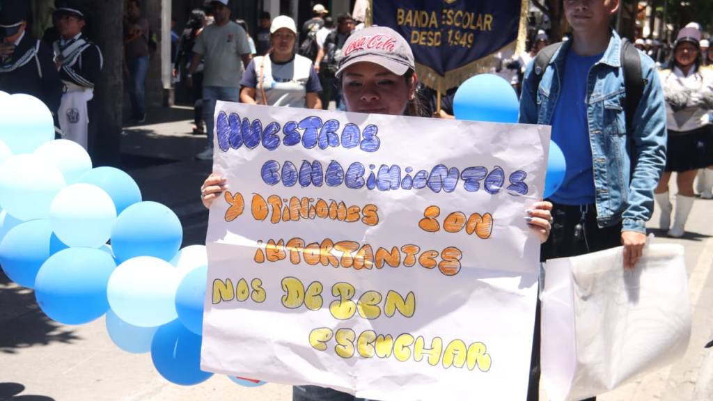 Caminata por la Juventud recorre las calles de la capital | Alex Meoño