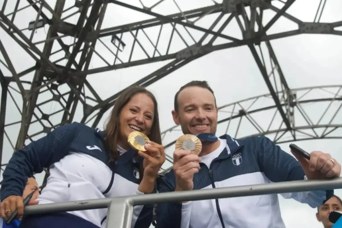 Adriana Ruano y Jean Pierre Brol cuando regresaron a Guatemala tras París 2024